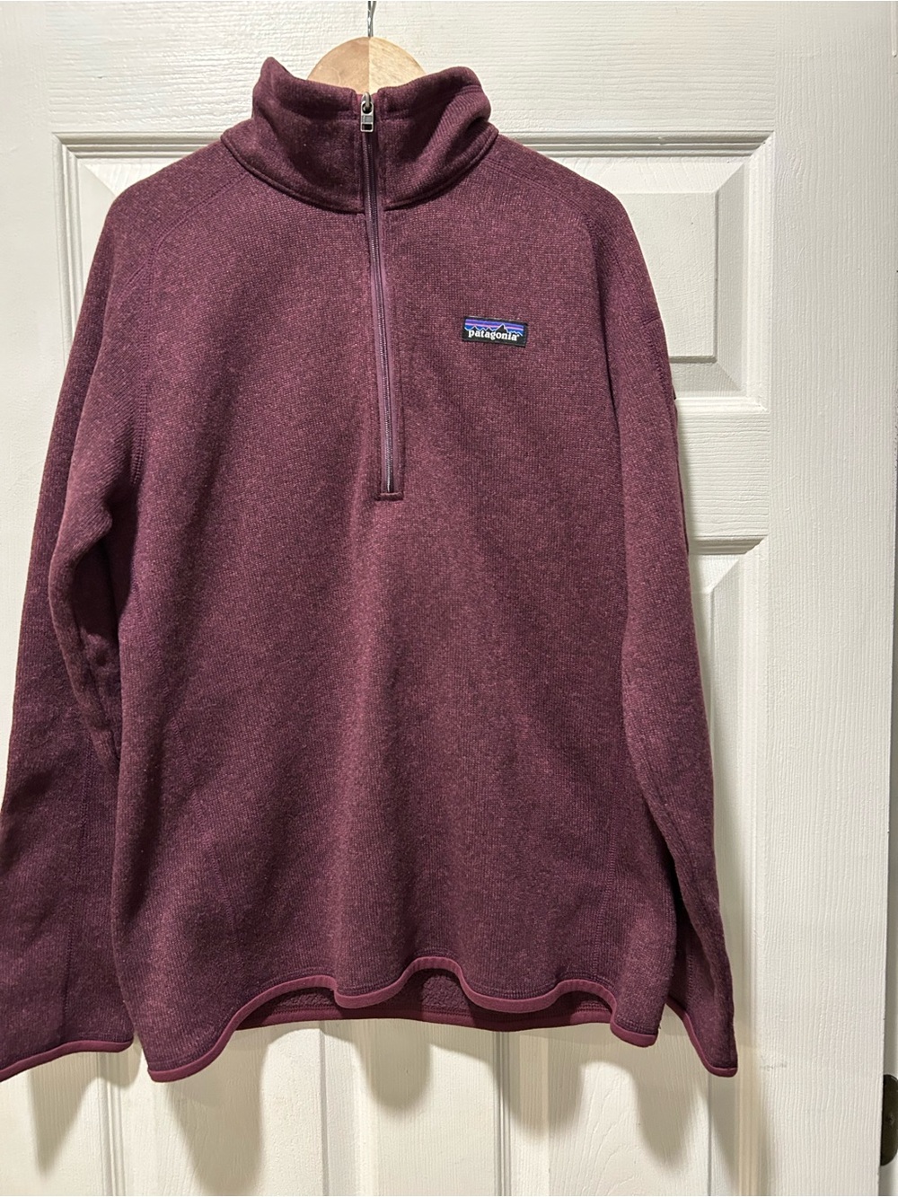Women’s Patagonia plum pullover size large